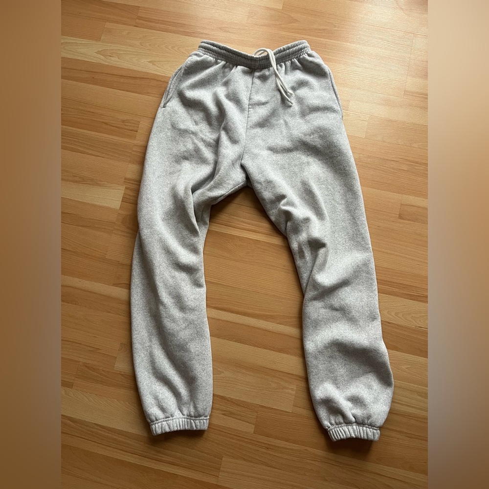 Pretty Little Thing grey sweatpant